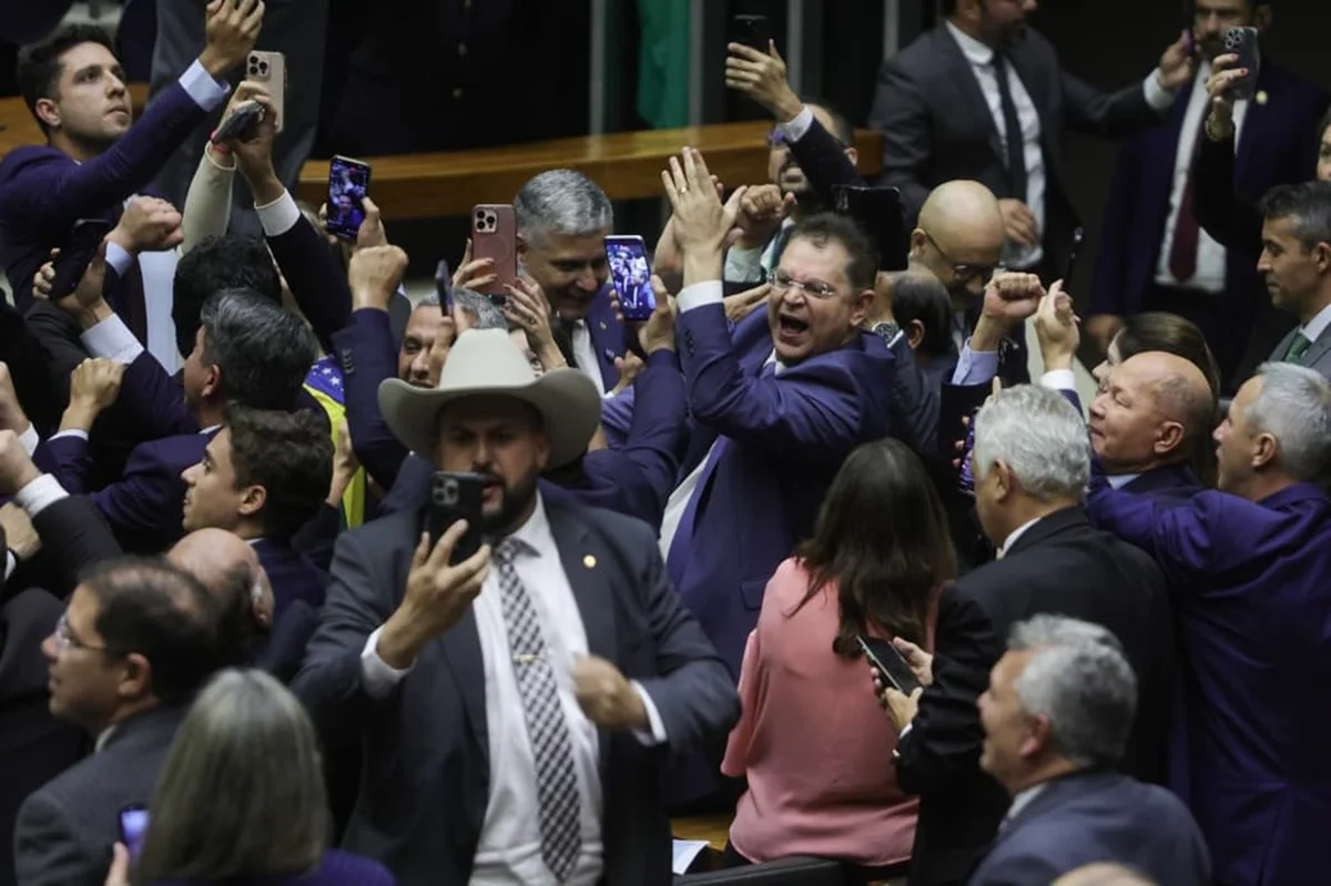 Após derrota do governo, oposição deve ser a próxima a sofrer revés Após derrota do governo, oposição deve ser a próxima a sofrer revés