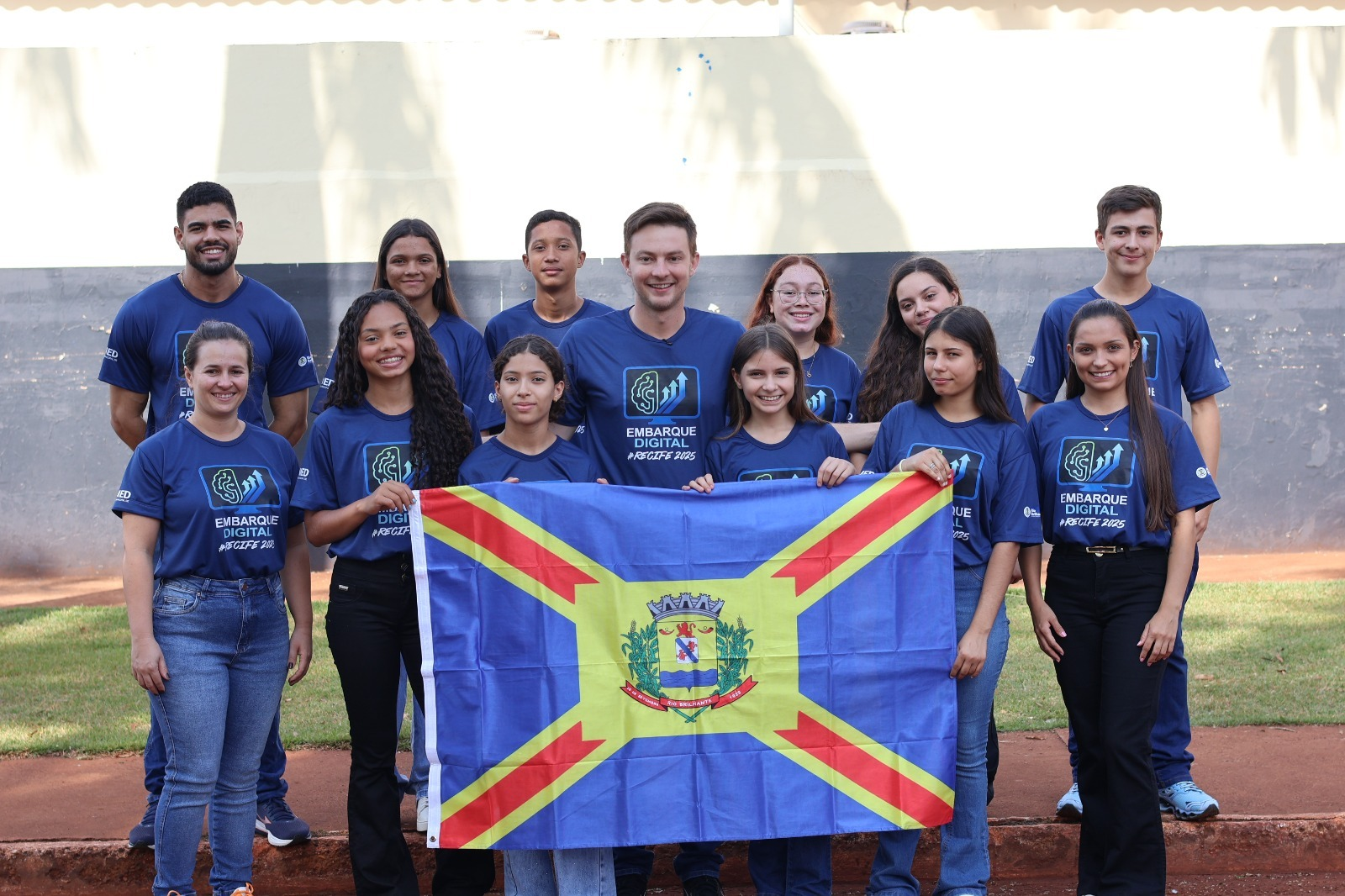 Lucas Foroni transforma incentivo à educação em realidade e leva estudantes de Rio Brilhante a evento em Recife-PE Lucas Foroni transforma incentivo à educação em realidade e leva estudantes de Rio Brilhante a evento em Recife-PE
