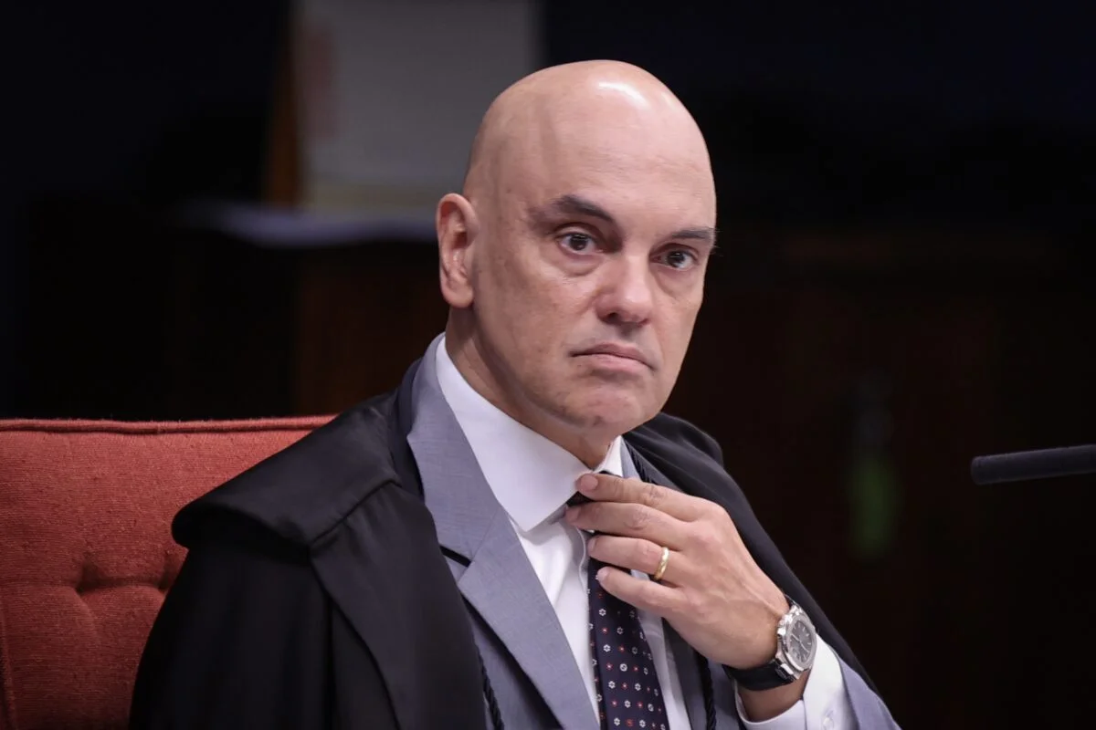 Moraes diz que Bolsonaro violou tornozeleira: “Dolosa e conscientemente” Moraes diz que Bolsonaro violou tornozeleira: “Dolosa e conscientemente”