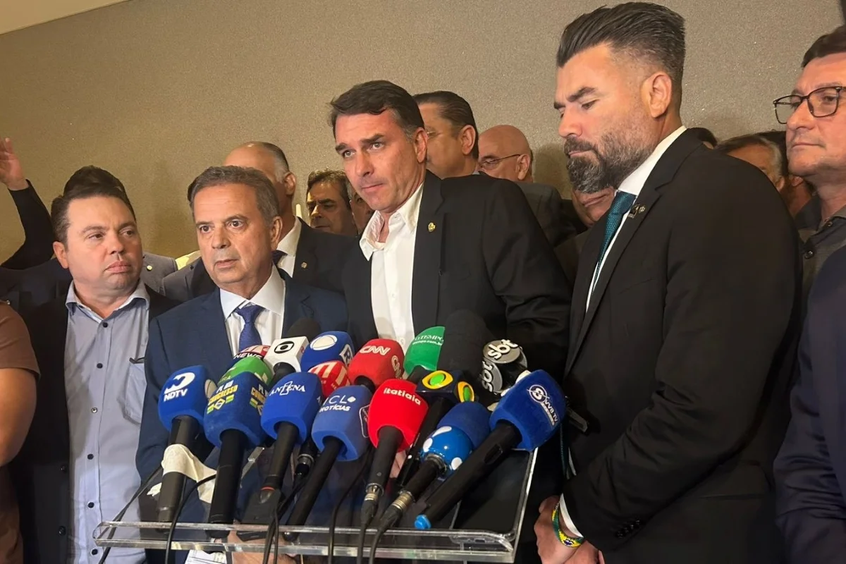 Com Bolsonaro na berlinda, PL insiste em anistia e evita falar de 2026 Com Bolsonaro na berlinda, PL insiste em anistia e evita falar de 2026