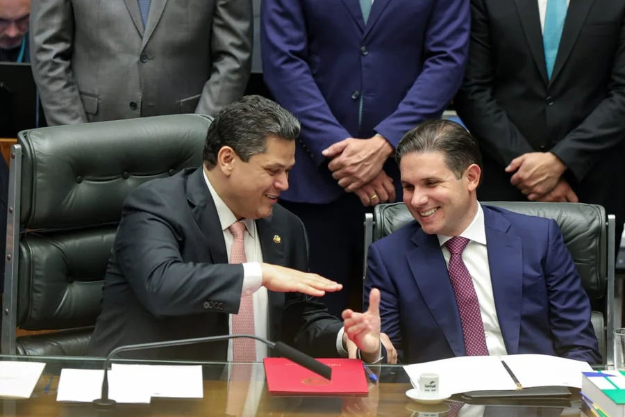 Na volta do Legislativo, Motta e Alcolumbre deram recados