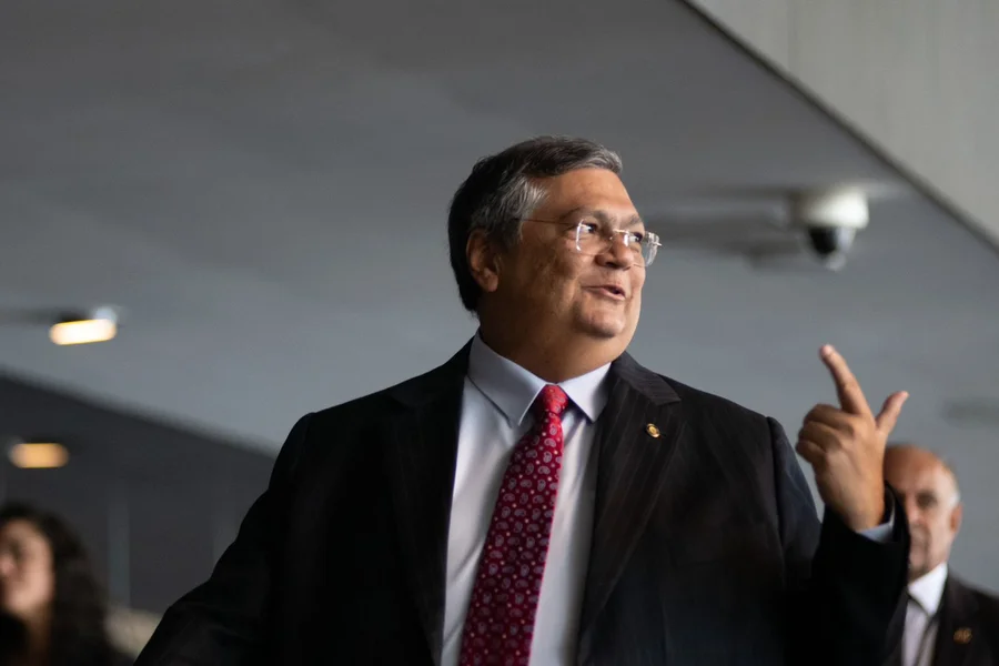 Veja alguns vetos de Dino a “penduricalhos” do serviço público