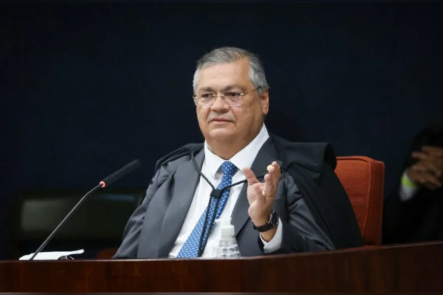 Magistrados criticam decisão sobre penduricalhos e falam em greve Magistrados criticam decisão sobre penduricalhos e falam em greve