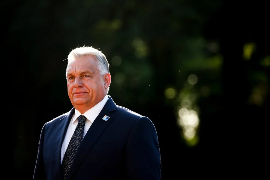 Hungria ameaça cortar fornecimento de energia elétrica à Ucrânia Hungria ameaça cortar fornecimento de energia elétrica à Ucrânia