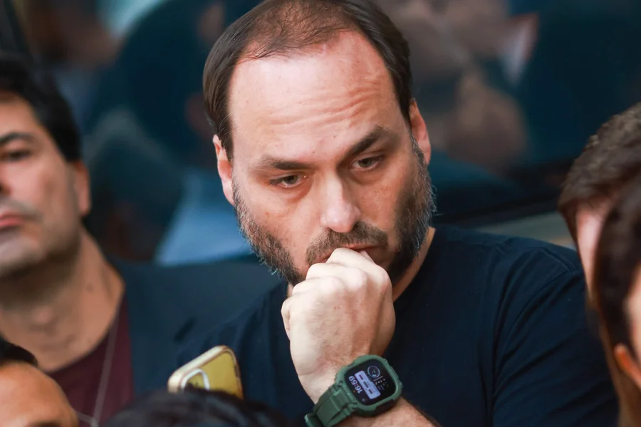 Carlos reage após Valdemar dizer que não é só Bolsonaro que decide no PL Carlos reage após Valdemar dizer que não é só Bolsonaro que decide no PL