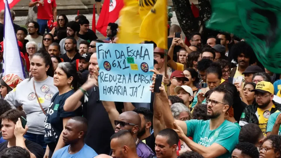 Apoio ao fim da escala 6×1 cresce e chega a 71% dos brasileiros, diz Datafolha Apoio ao fim da escala 6×1 cresce e chega a 71% dos brasileiros, diz Datafolha