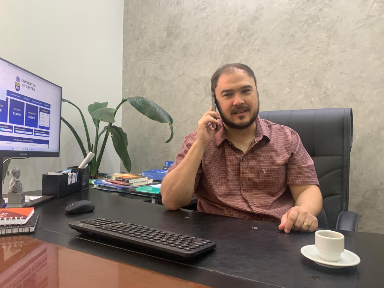 Vice-prefeito Leonardo Arruda assume a Prefeitura durante férias de Lucas Foroni