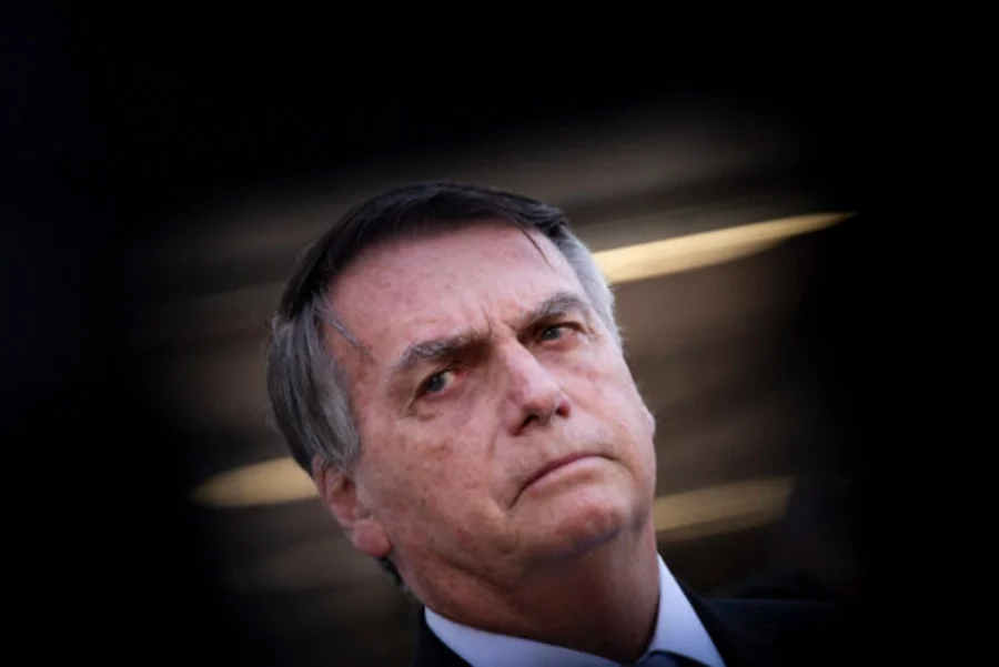Autorizada por Moraes, cozinheira de Bolsonaro é paga pelo PL