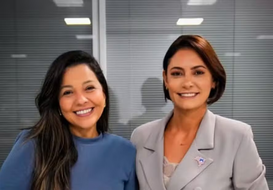 Reabilitada no PL, Michelle volta a tentar emplacar aliada na disputa pela vice de Flávio
