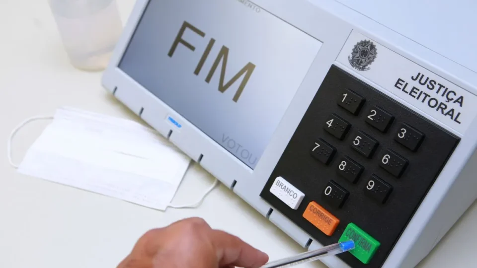 Mais de 33 milhões não votaram, abstenção é a maior desde 1998
