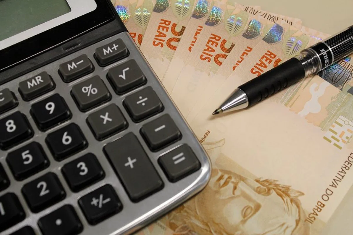 STJ autoriza penhora de salário para quitação de dívida civil STJ autoriza penhora de salário para quitação de dívida civil